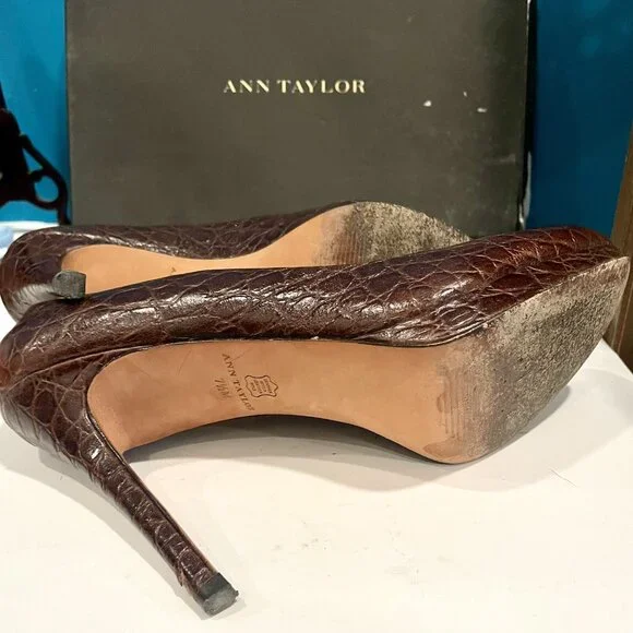 Ann Taylor Round Toe Platform Pump Brown Crocodile - Picture 6 of 8